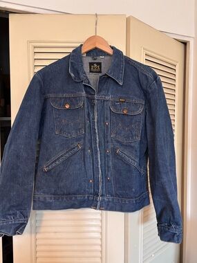 Maverick Zip Denim Jean Jacket. Vintage. Sz 42. Extremely rare zip styling.